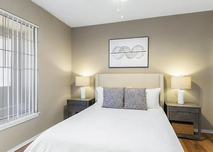Apartment Landing - Modern With Amazing Amenities *