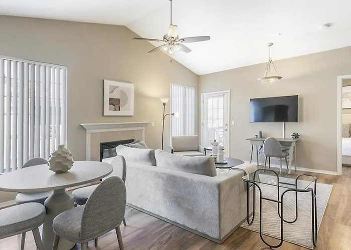 Landing - Modern With Amazing Amenities Chandler
