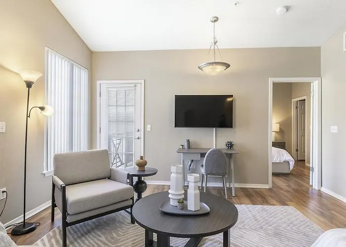 Landing - Modern With Amazing Amenities Apartment