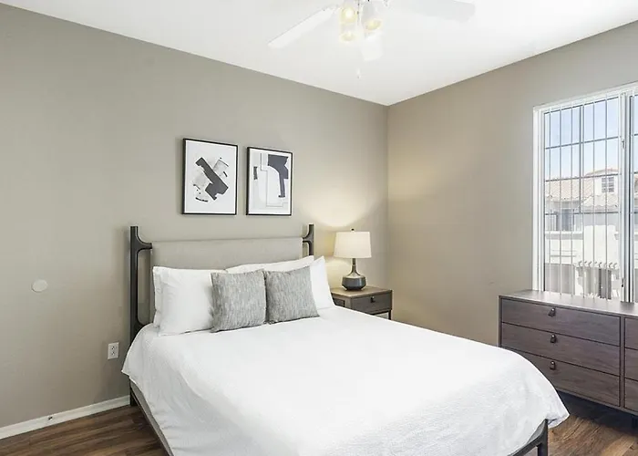 Apartment Landing - Modern With Amazing Amenities